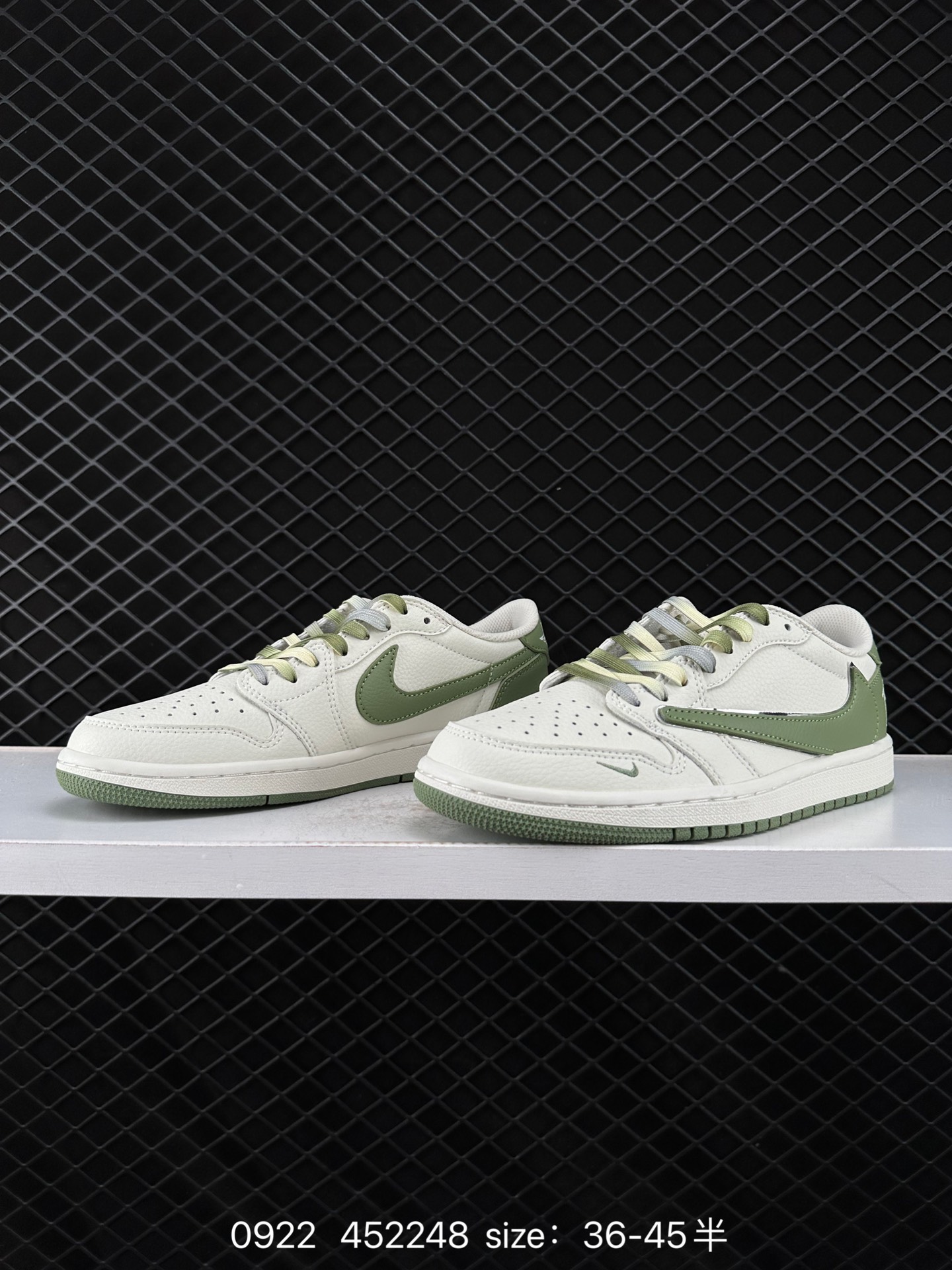 Travis Scott x Air Jordan 1 ” Reverse Mocha “